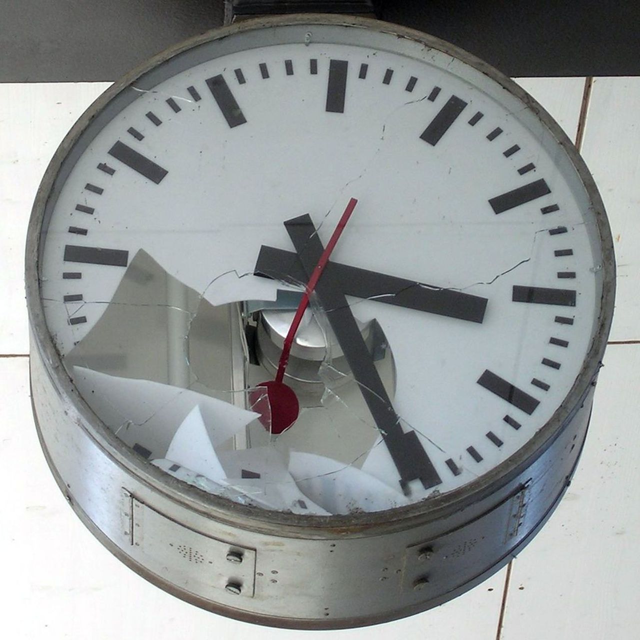 Brittiska skolor börjar plocka ner analoga klockor