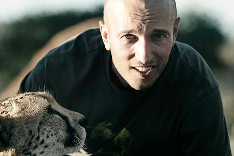 Filmregissör dödad av giraff