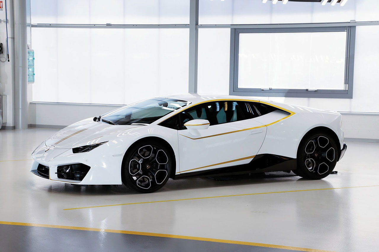 Påvens Lamborghini såldes för 715.000 euro