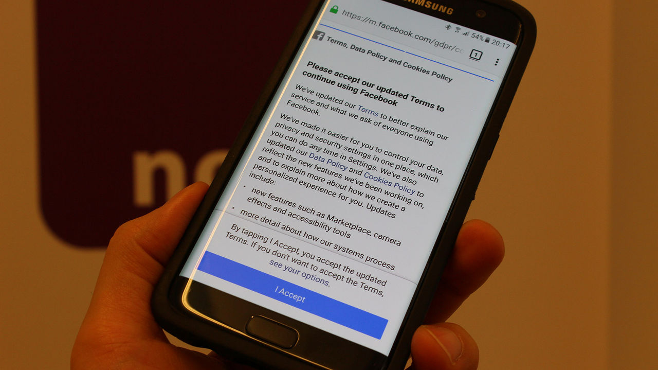 Facebook och Google redan anmälda för GDPR-brott