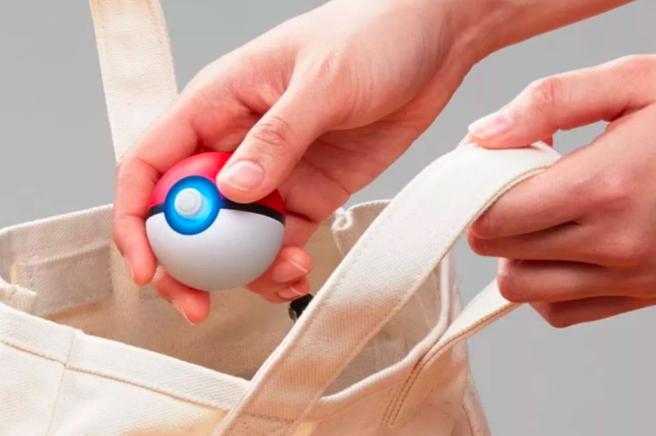 Poké Ball Plus levereras med en mytisk Pokémon