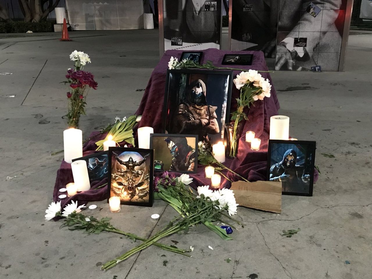 Destiny-fans hyllar Cayde-6 på E3