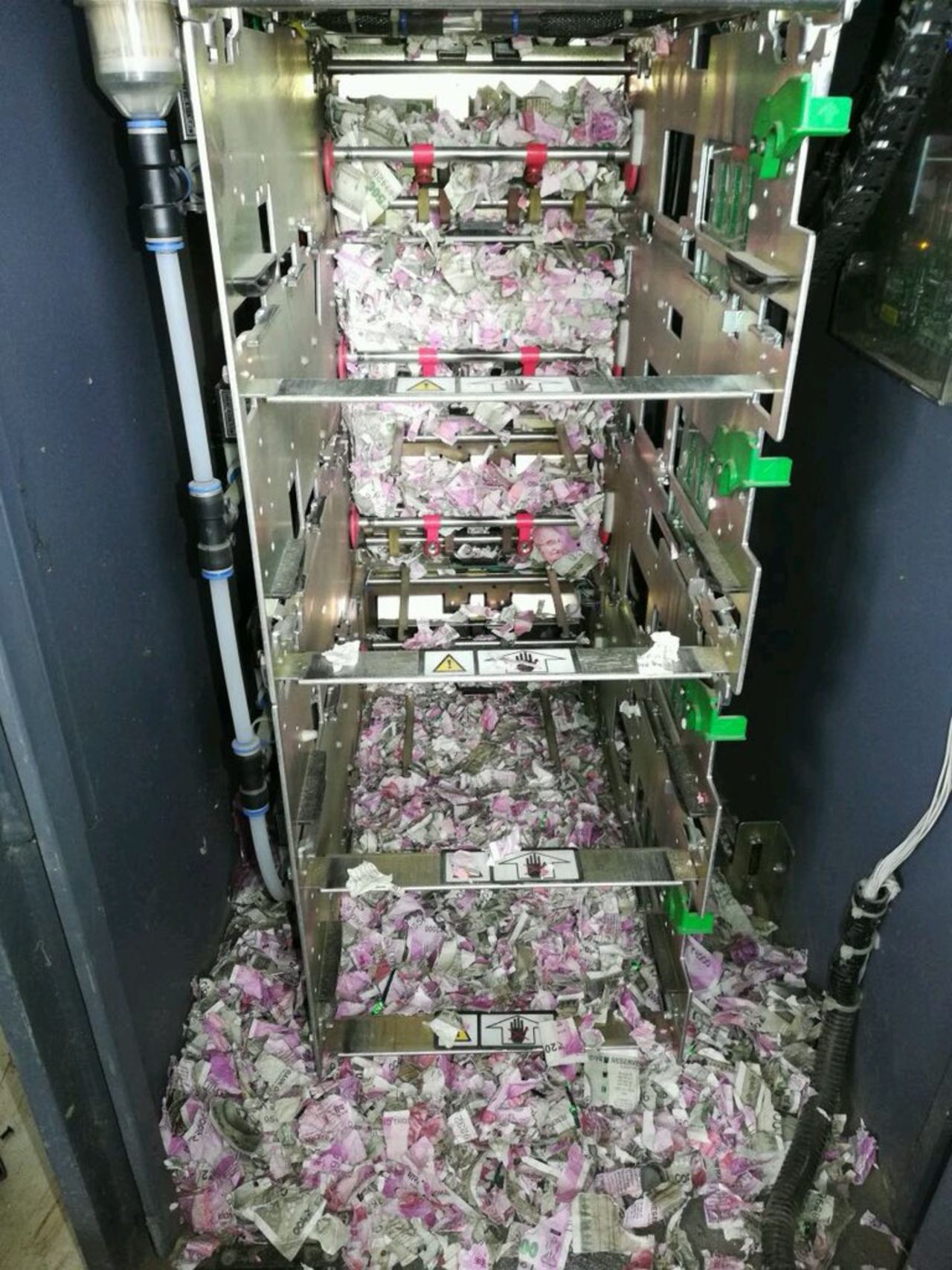 Råtta bröt sig in i indisk bankomat