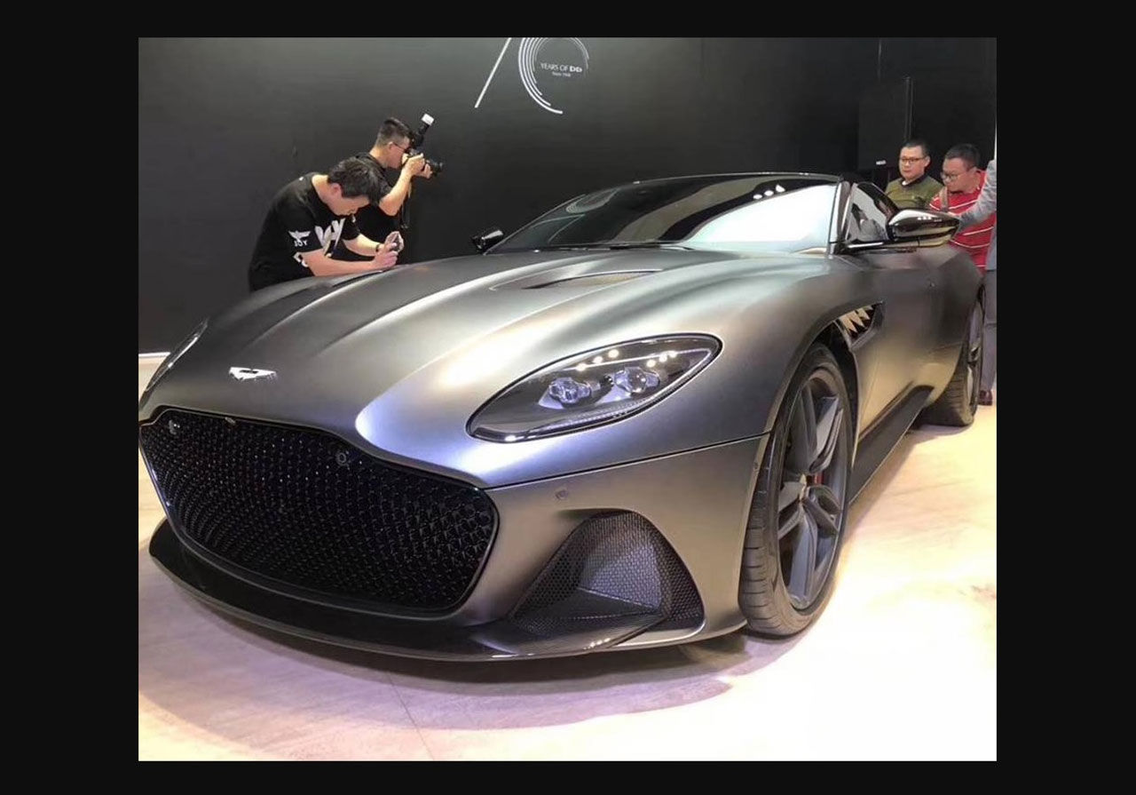 Aston Martin DBS Superleggera läcker ut