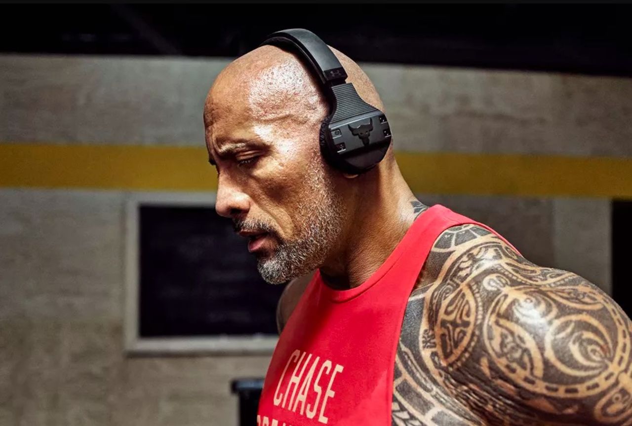 The Rock lanserar hörlurar