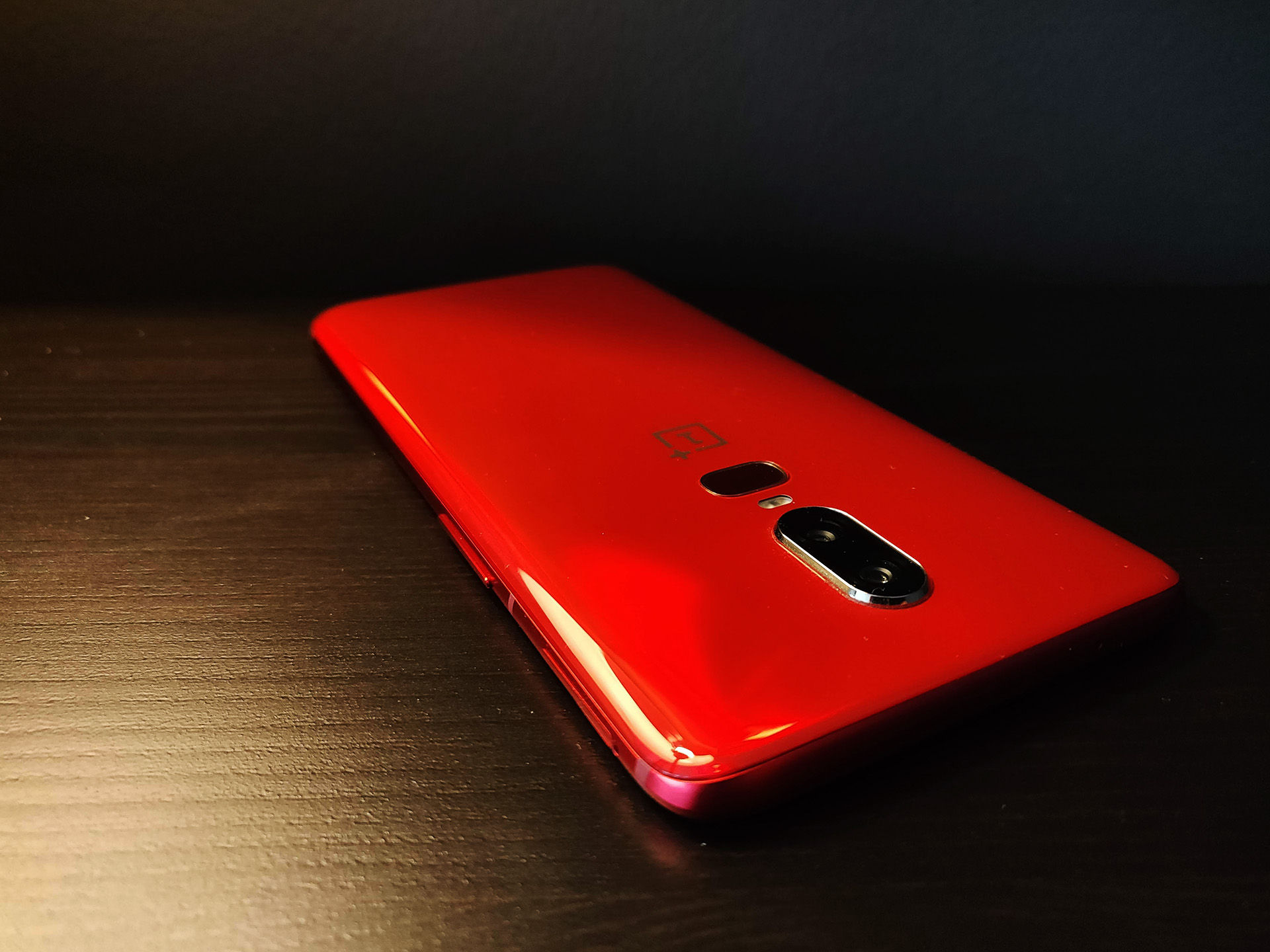 Vi har tagit en titt på OnePlus 6 Red