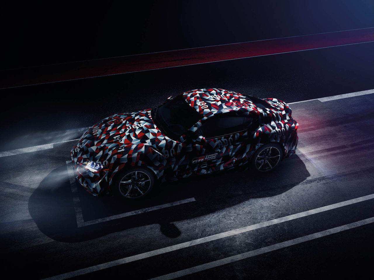 Toyota släpper nya teaserbilder på kommande Supran