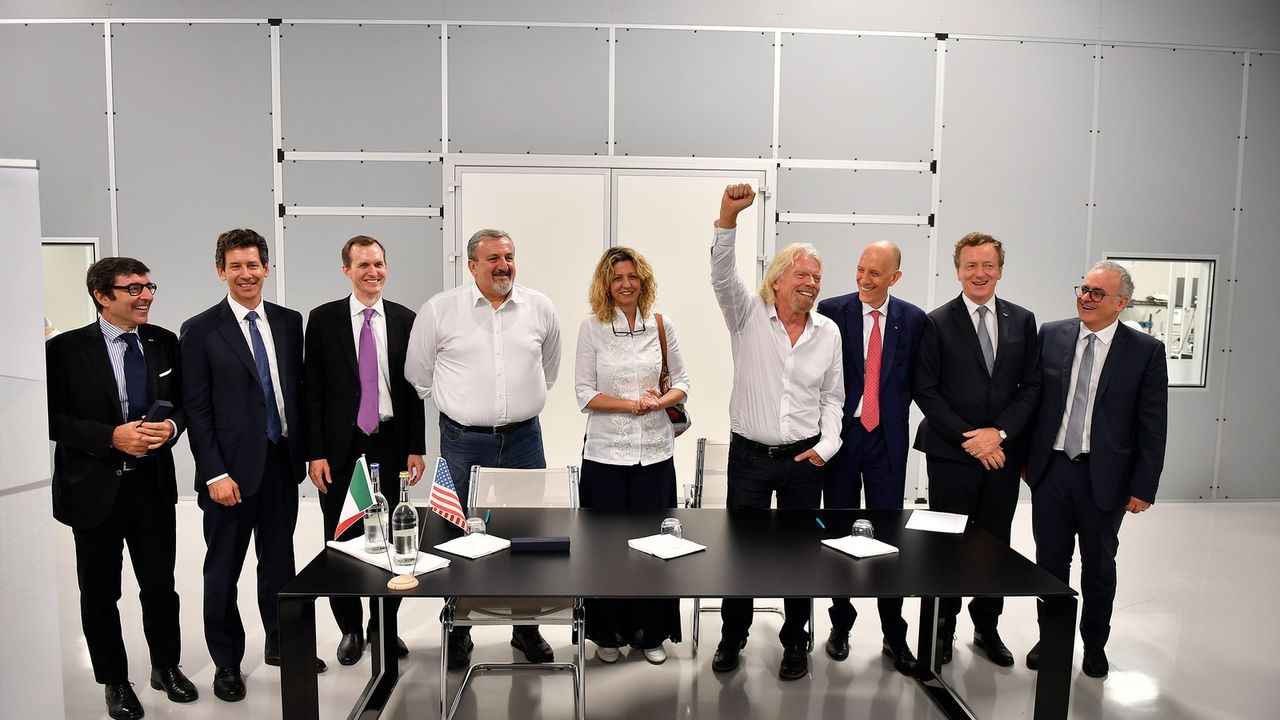 Virgin Galactic ska flyga rymdturister från rymdbas i Italien