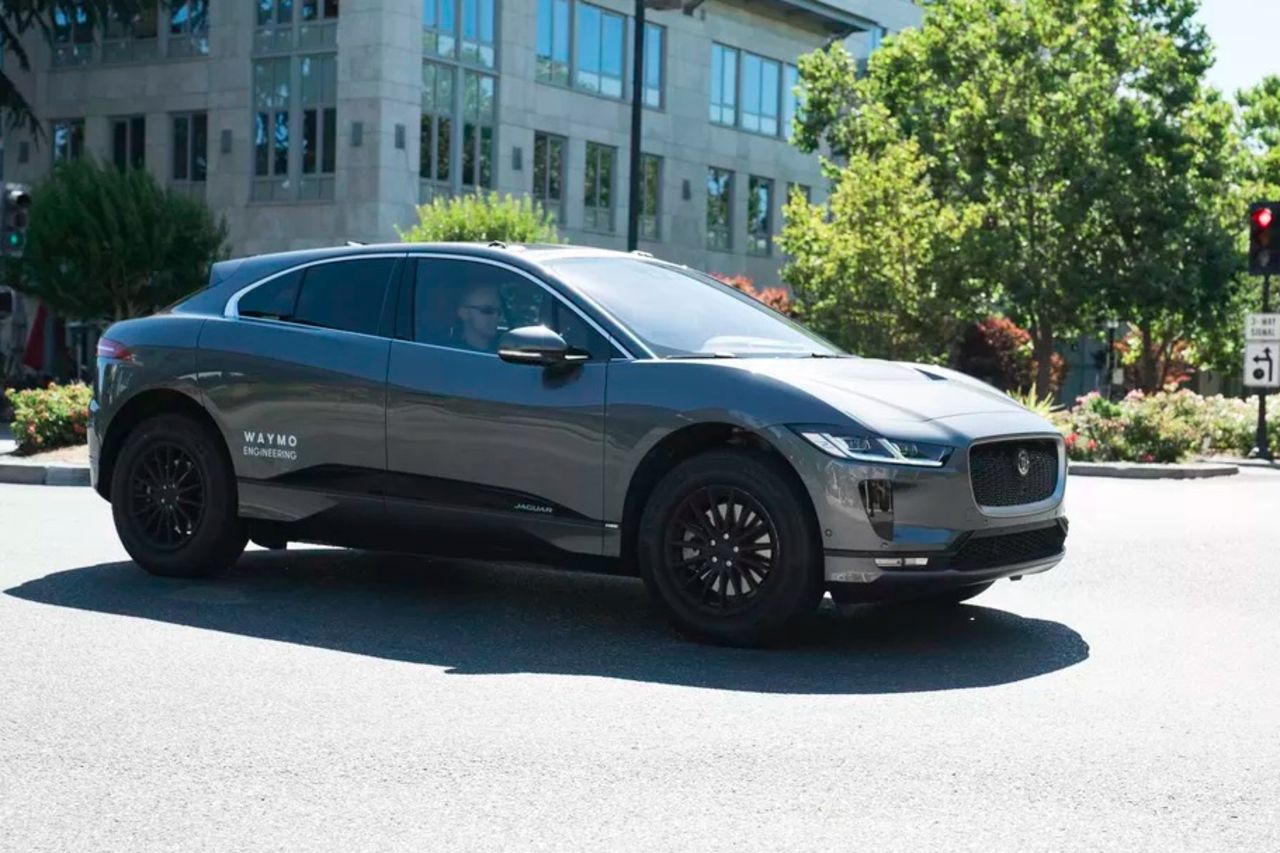 Waymos Jaguar i-Pace-bilar rullar nu i trafik