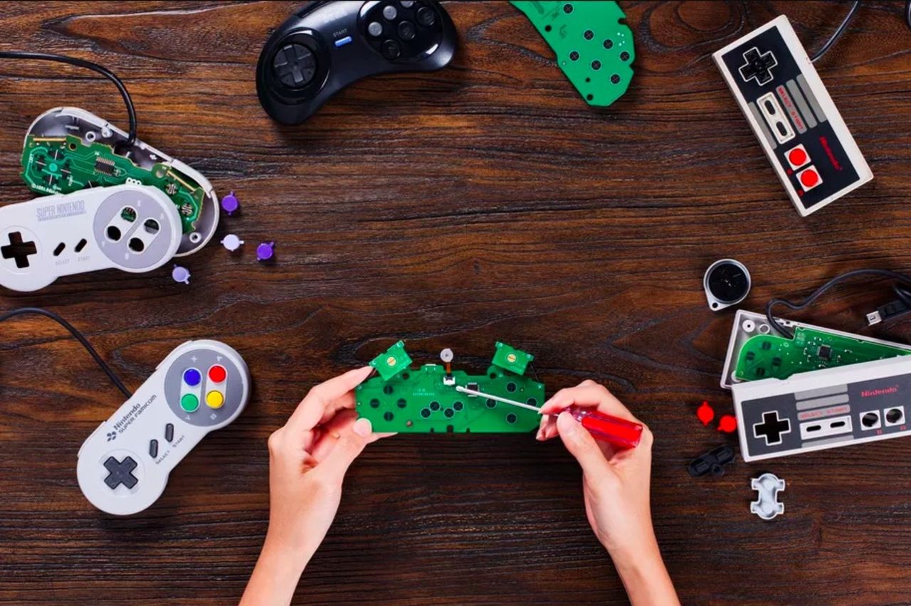 8bitdo släpper kit för att göra gamla handkontroller trådlösa