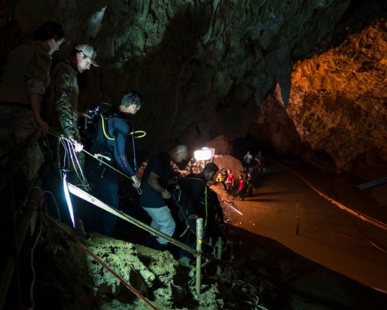 Det ska göras sex stycken filmer om grottbarnen i Thailand