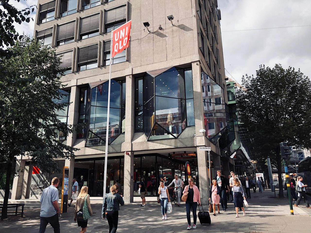 I morgon öppnar Uniqlo i Stockholm