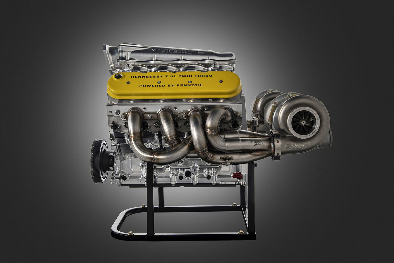 Hennessey visar bilder på Venom F5:s motor