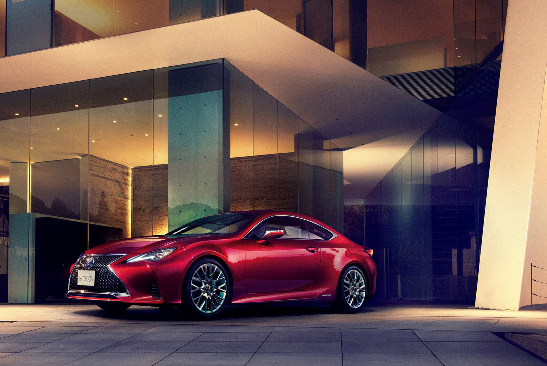 Lexus uppdaterar RC