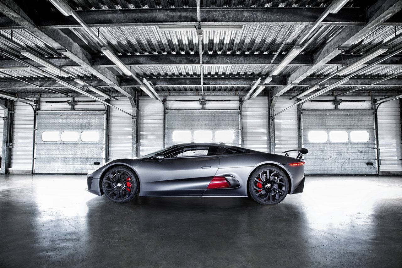 Jaguar har mittmotorbil på gång