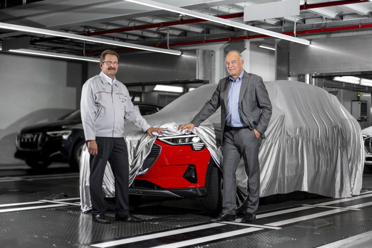 Audi drar igång produktionen av eldrivna suven e-tron
