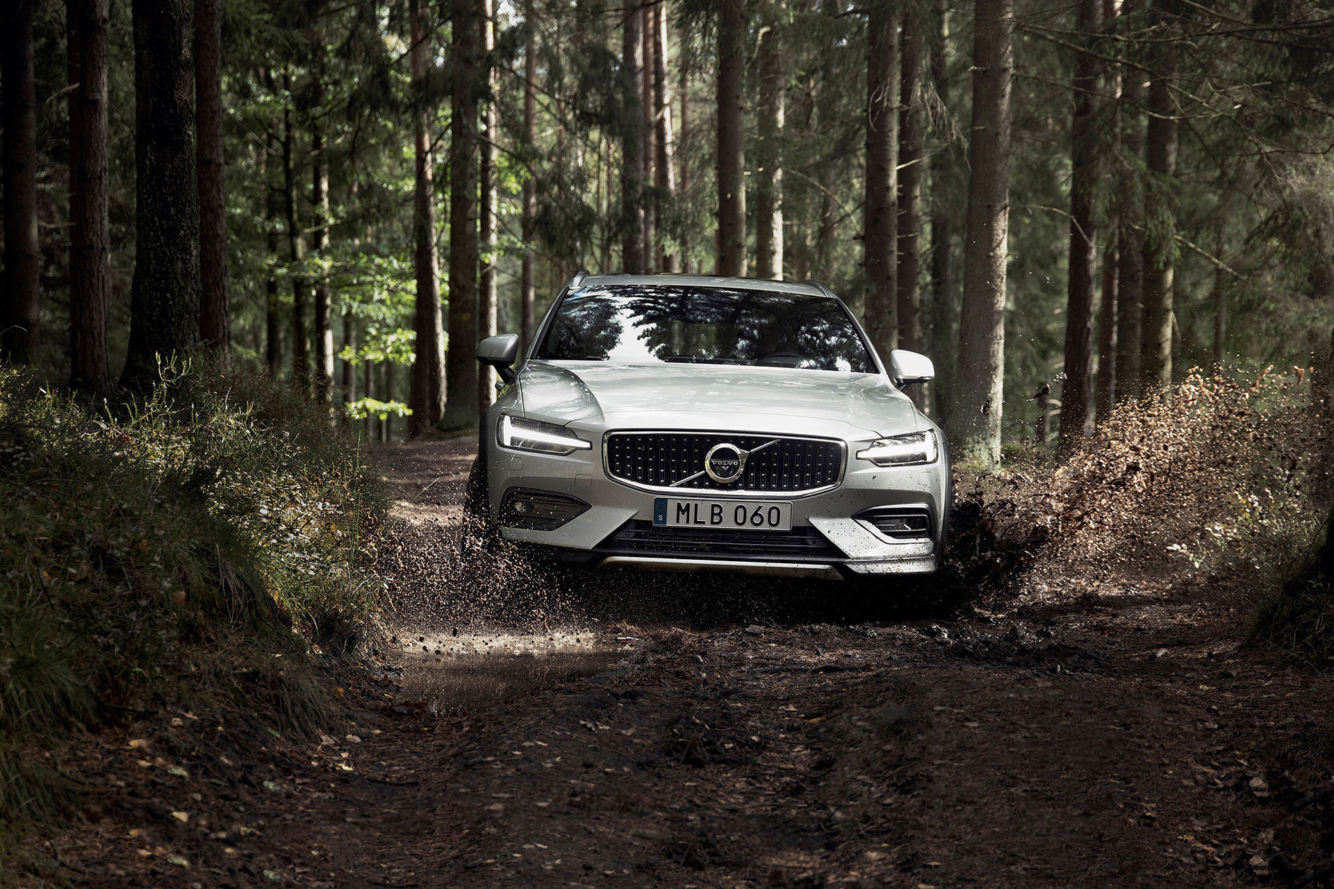 Volvo rullar ut V60 i Cross Country-kostym
