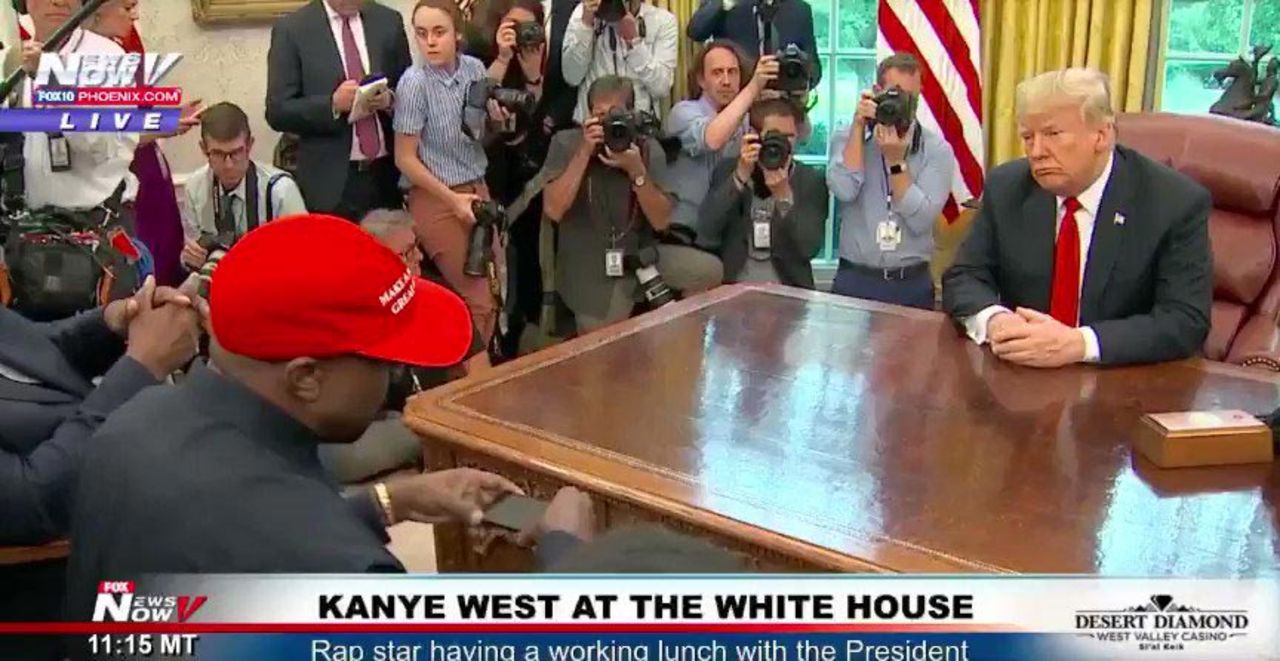 Kanye West kör med riktigt klurig kod på sin telefon