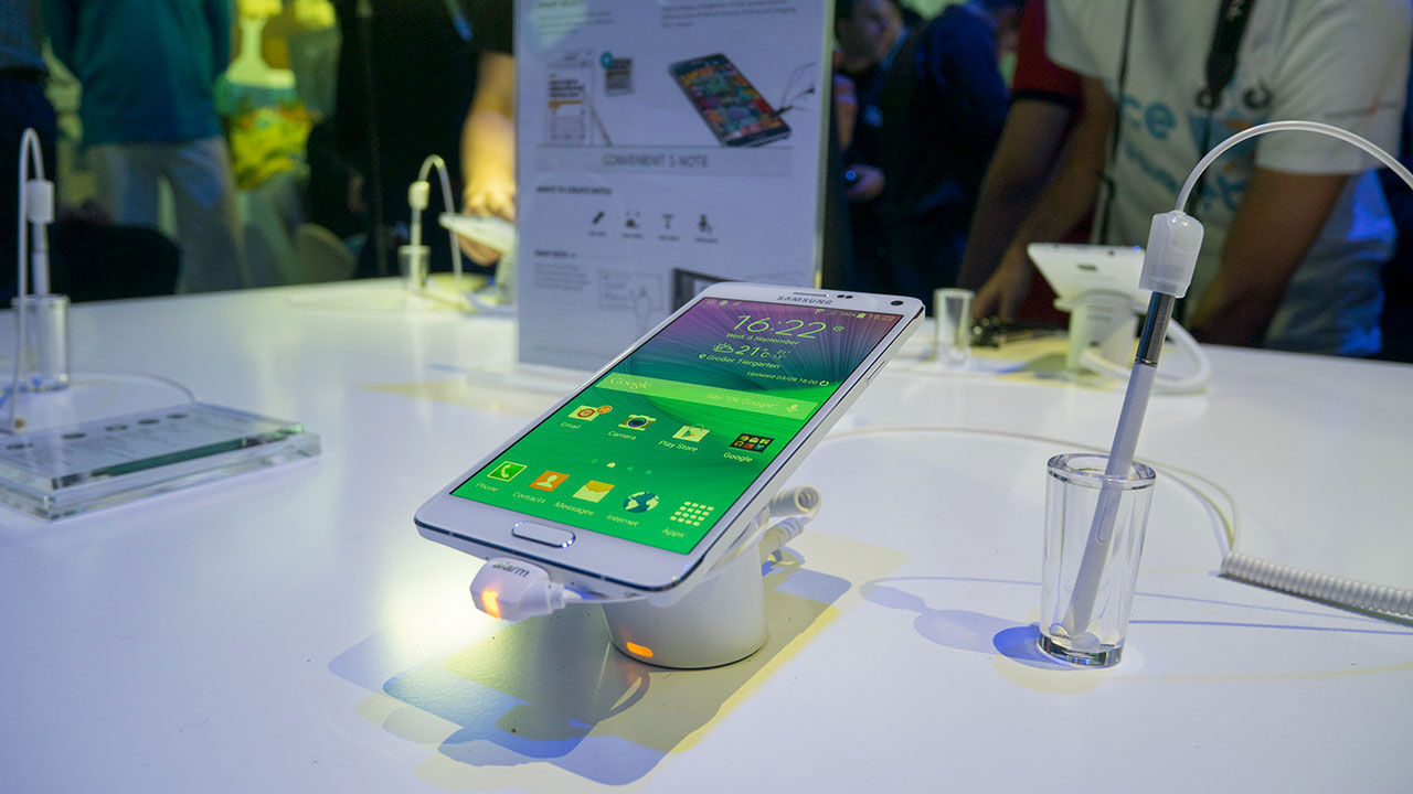 Apple och Samsung får böter i Italien