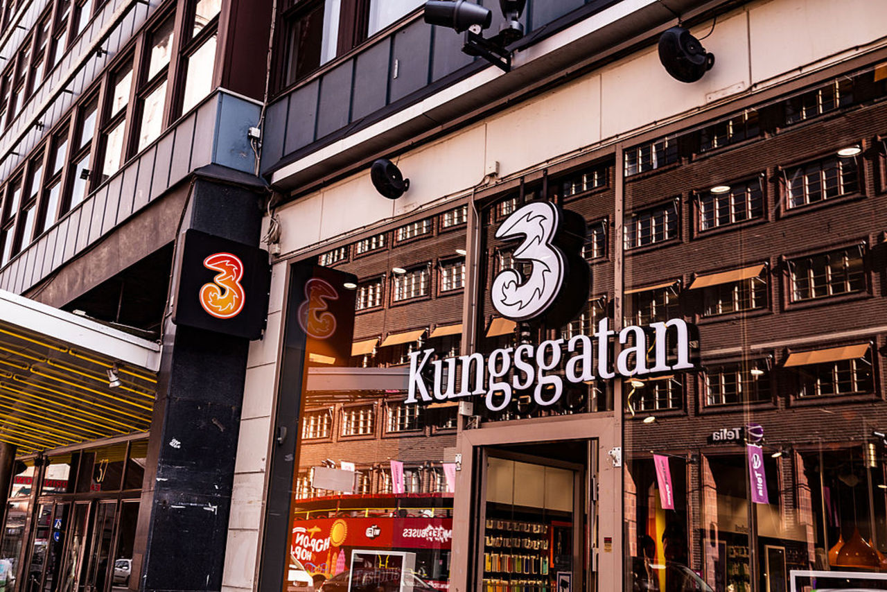 Vi behåller våra mobiltelefoner allt längre