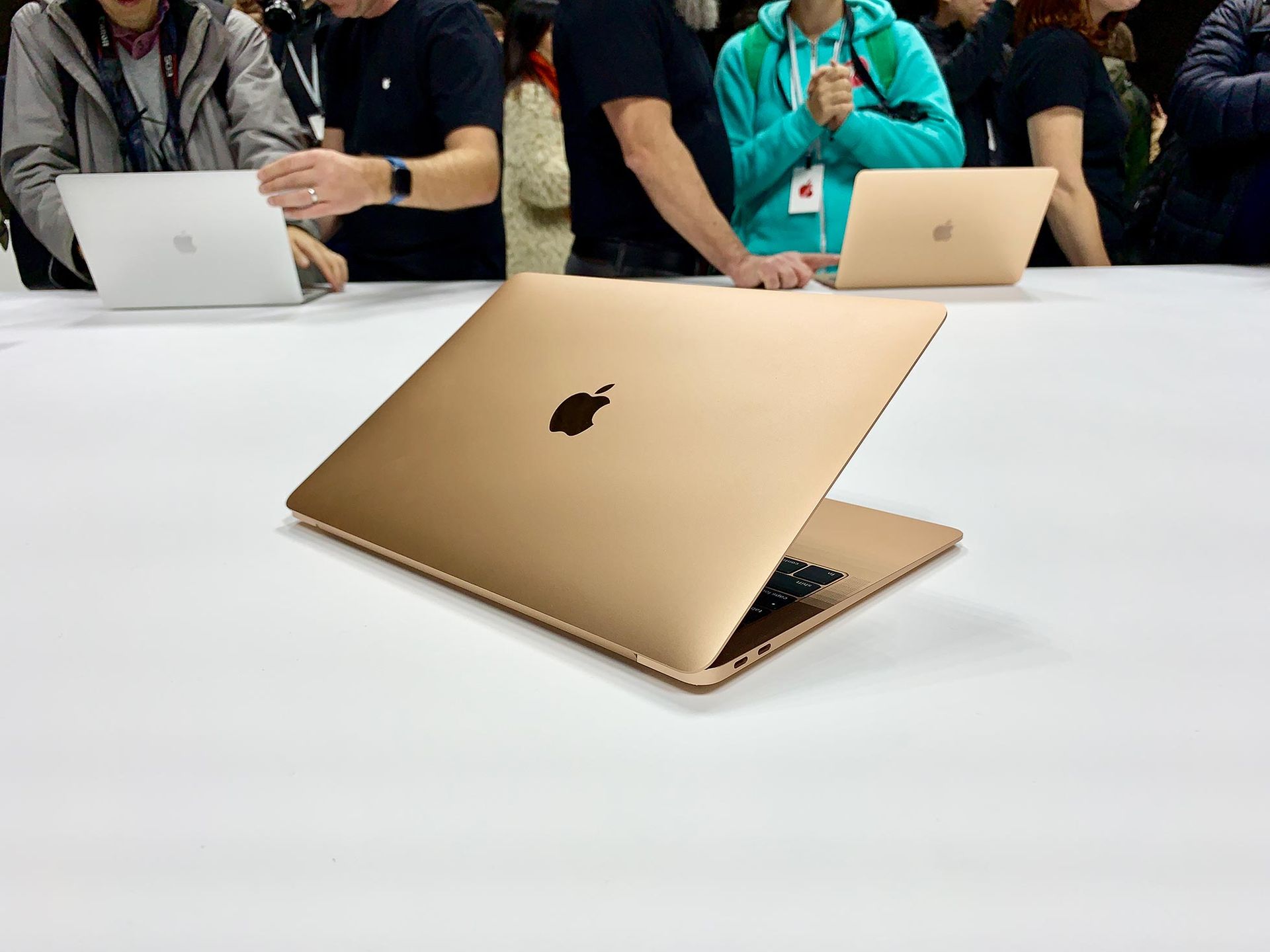 MacBook Air är nu äntligen modern!