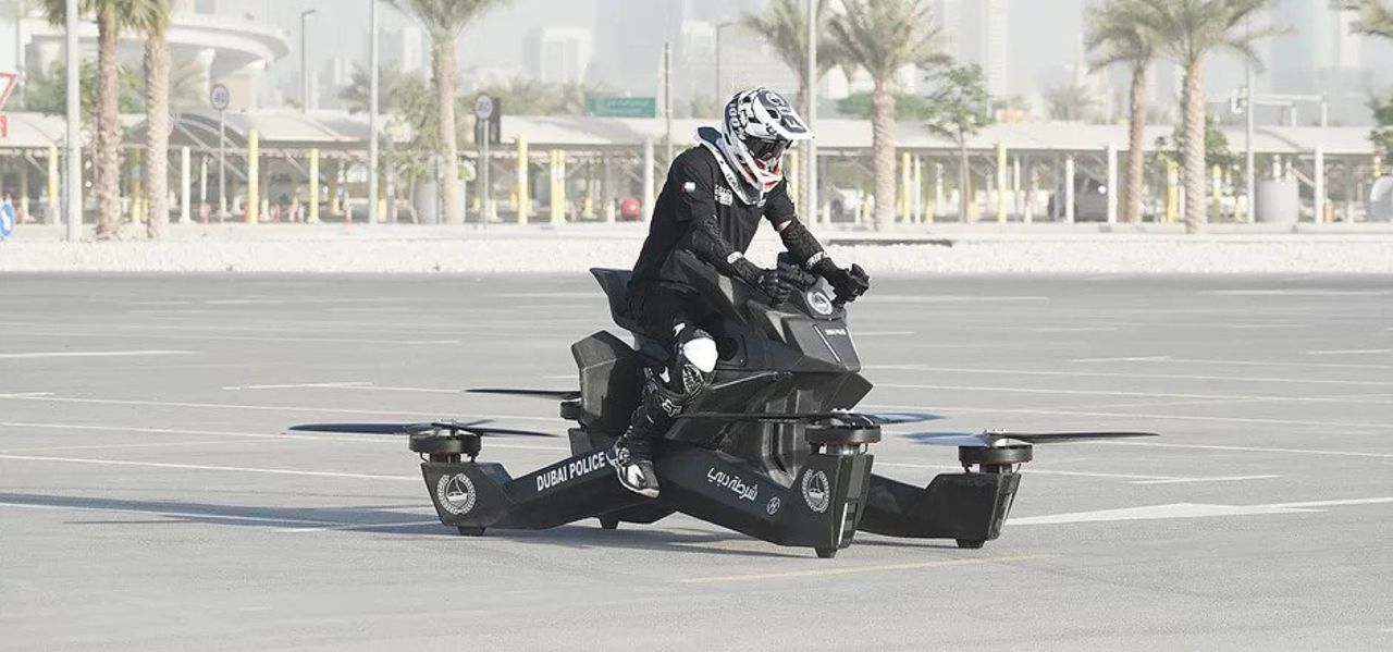 Polisen i Dubai testar hoverbikes