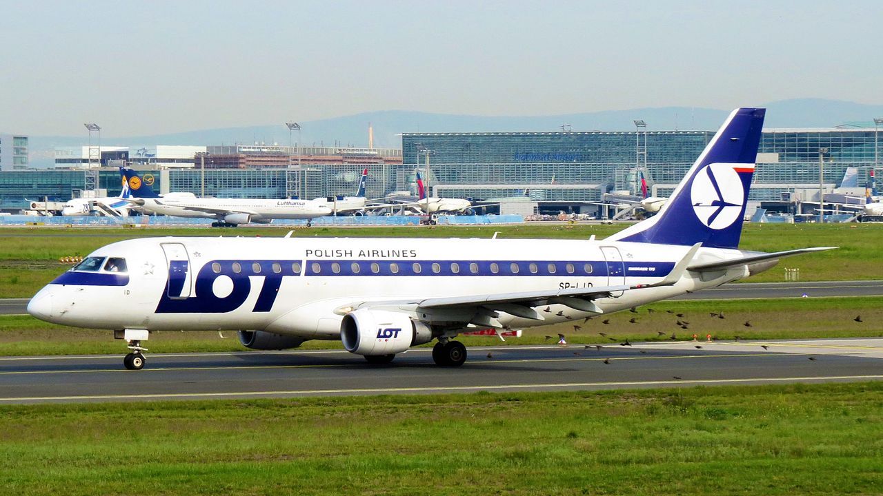 Passagerare fick betala reparation av flygplan i cash