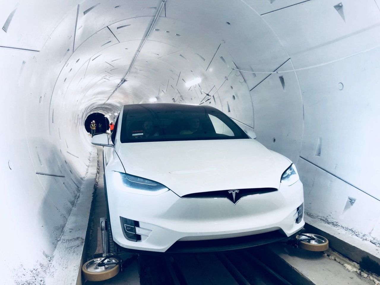 Boring Company visar upp sin tunnel