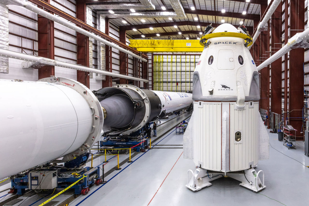 SpaceX visar upp Dragon 2