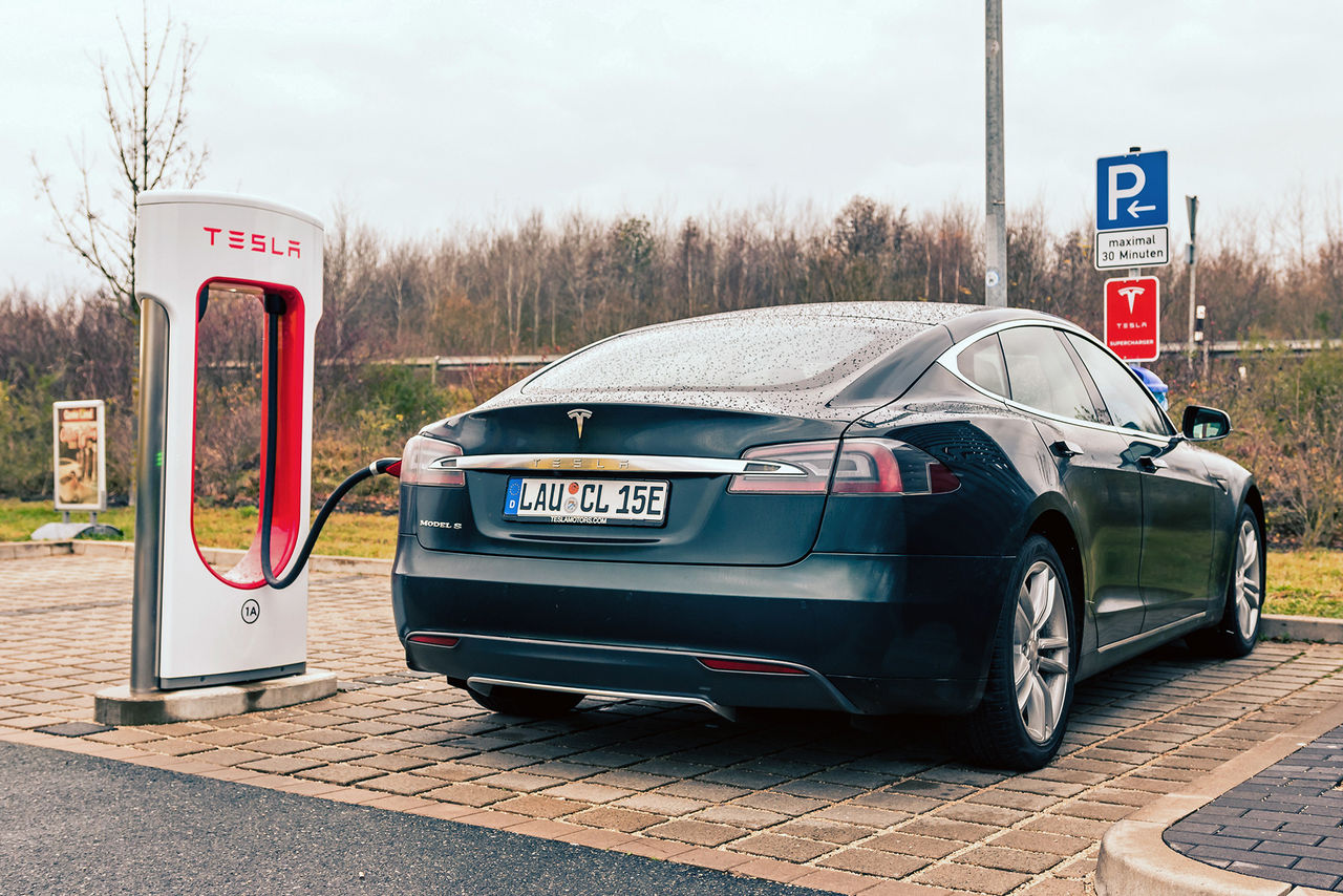 Teslas Superchargers ska täcka hela Europa 2019
