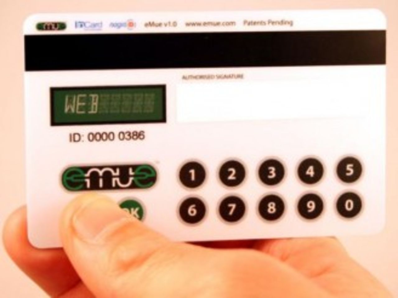 Kreditkort får skärm och tangentbord