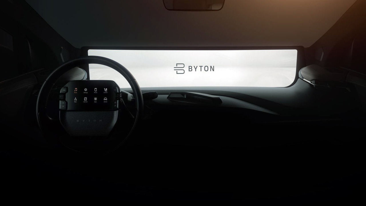 Bytons elbilar kommer få skärm i ratten