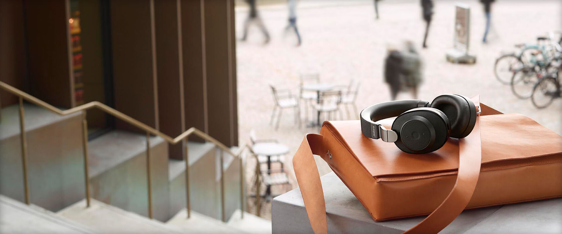 Jabra presenterar nytt på hörlursfronten 