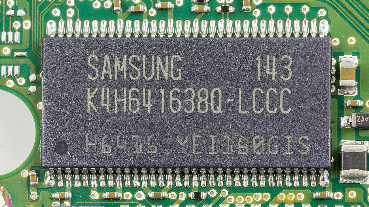 Vinsten faller även för Samsung