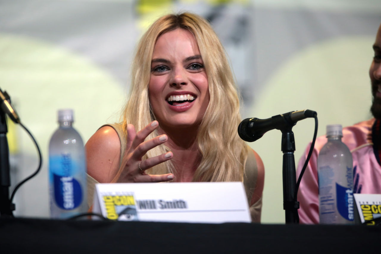 Margot Robbie ska spela Barbie i kommande film