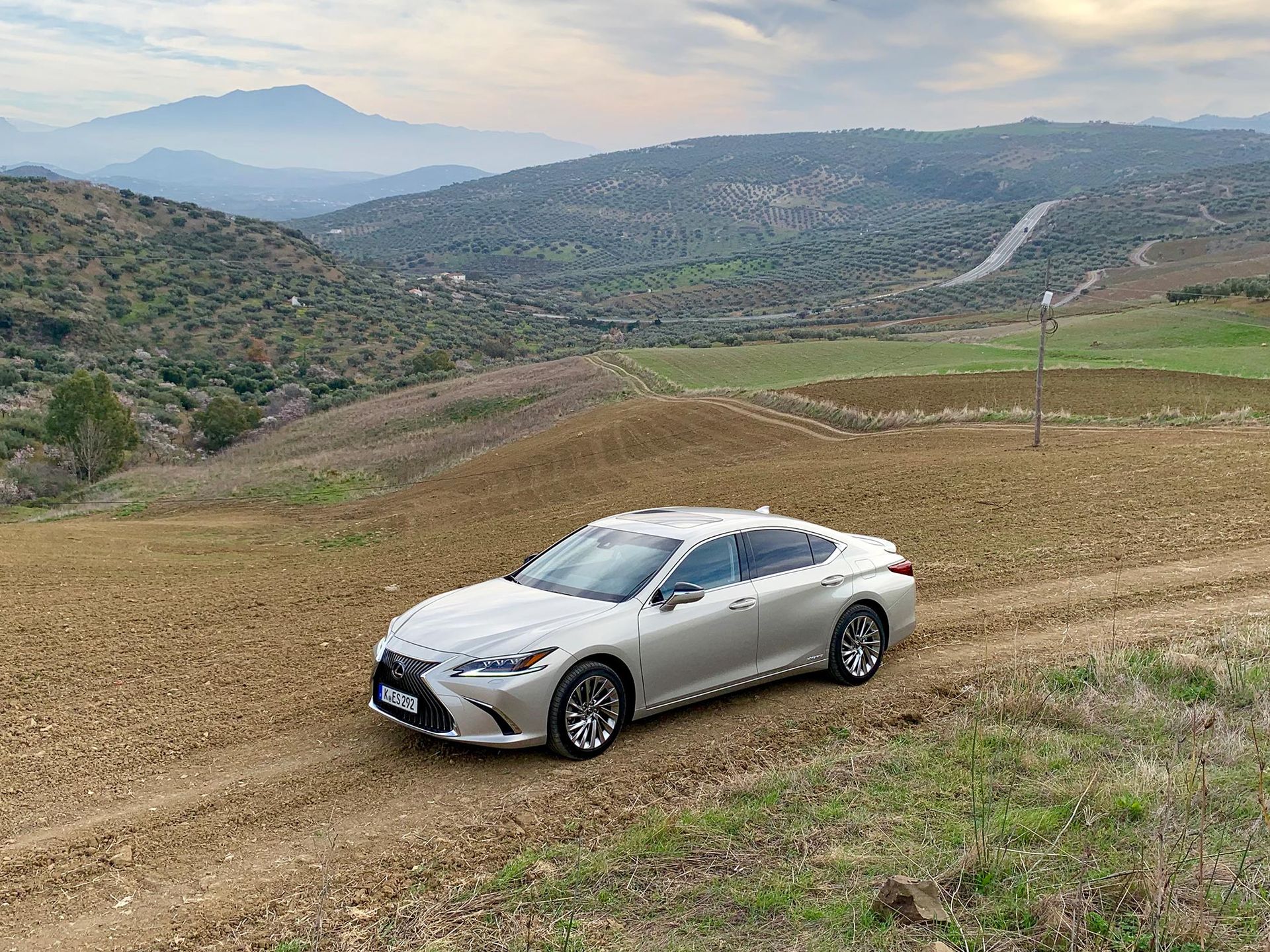 Vi har kört Lexus wannabelyxlimpa ES