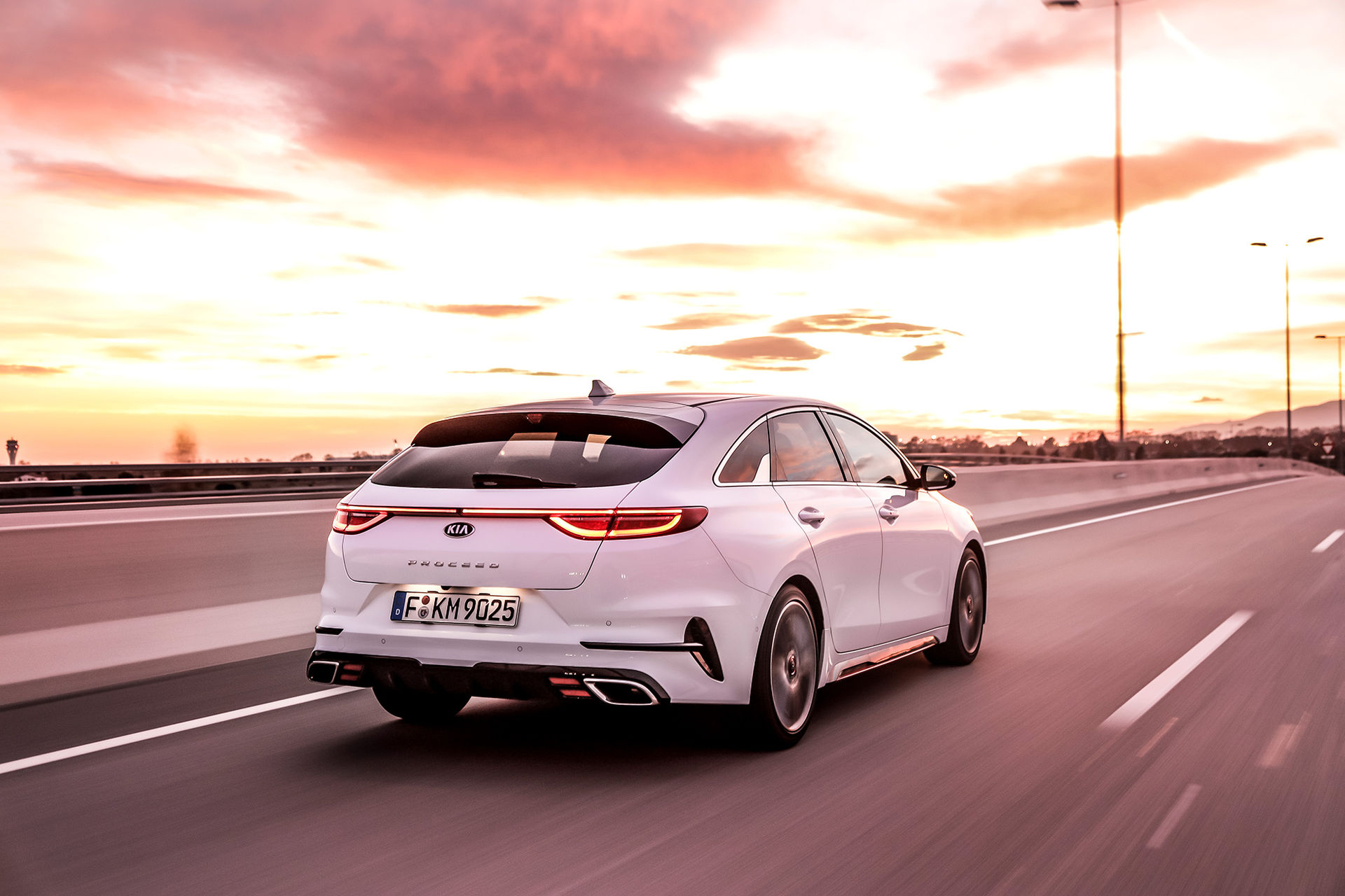 Kia ProCeed kostar från 249.900 kronor