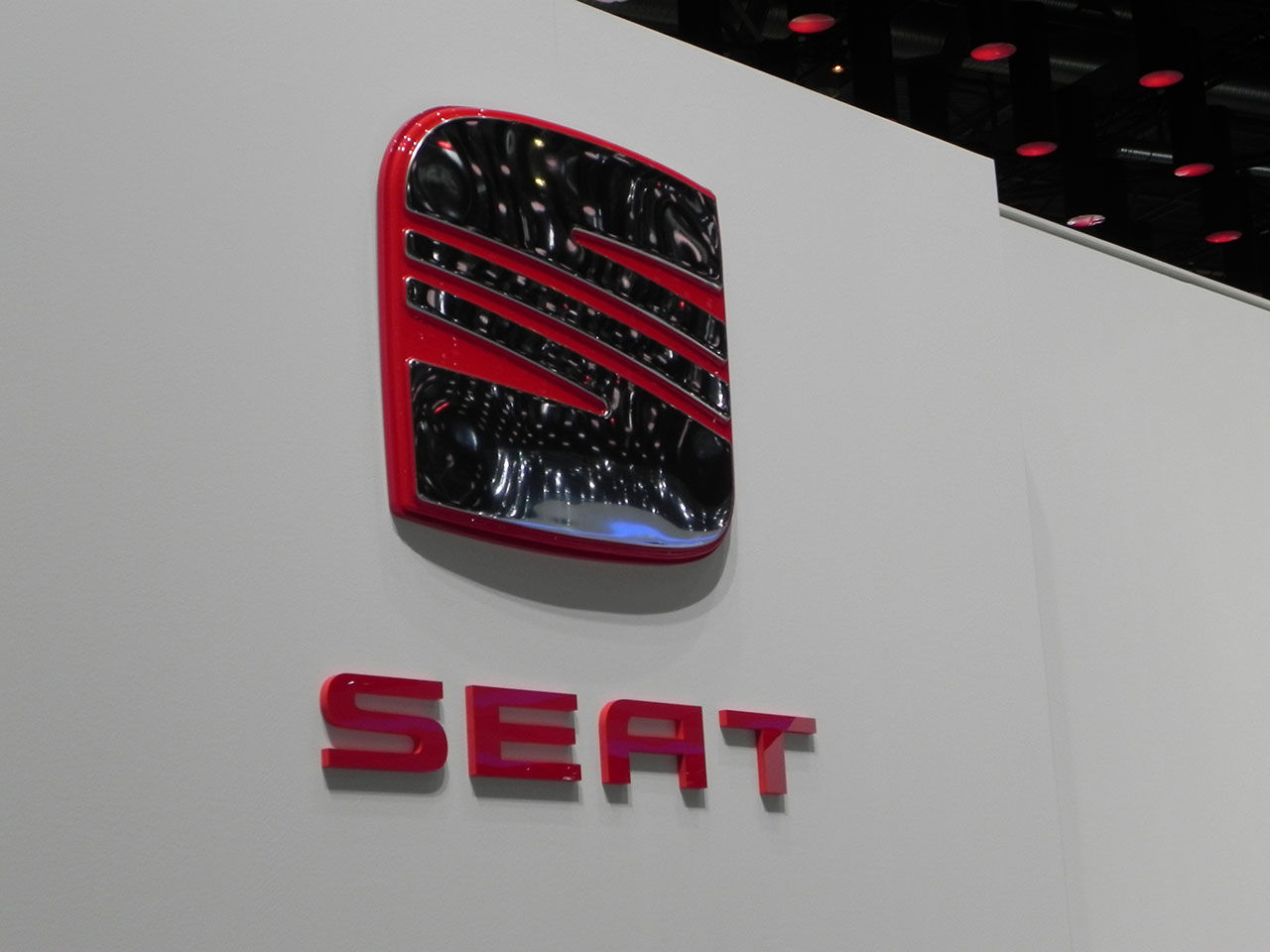Seat visar upp sin första elbil i Genève