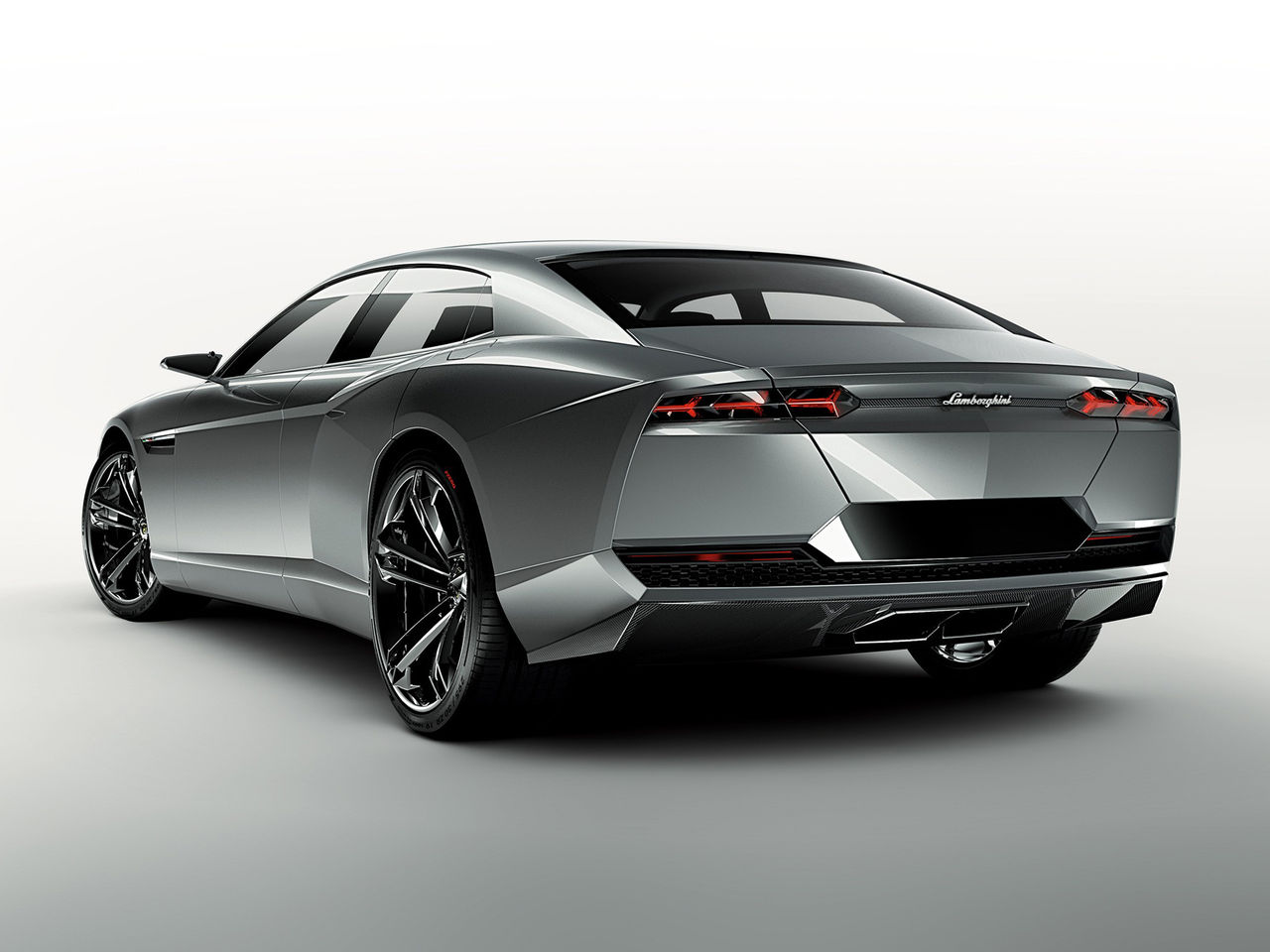 Lamborghini jobbar på en fjärde modell