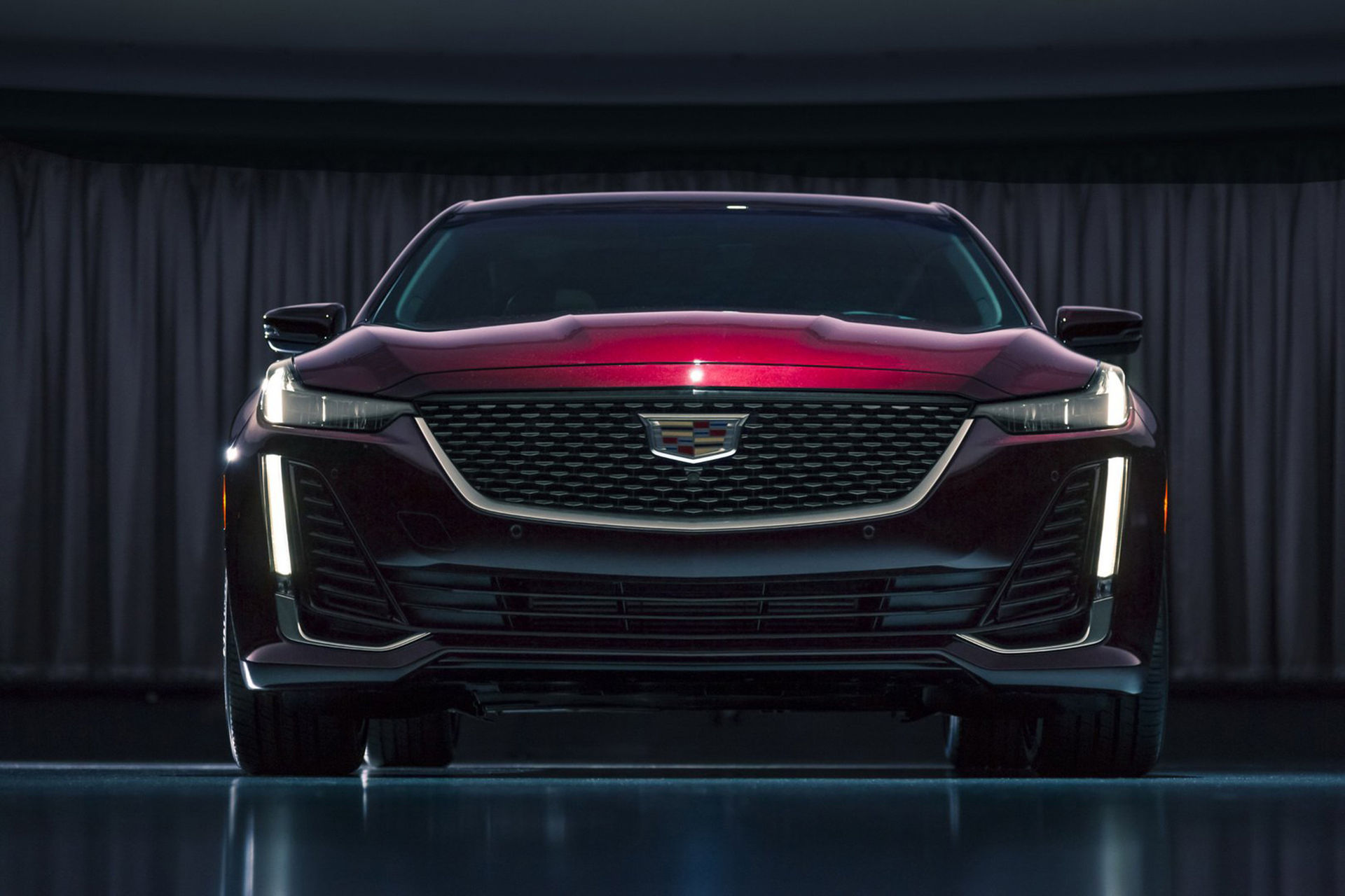 Cadillac presenterar CT5