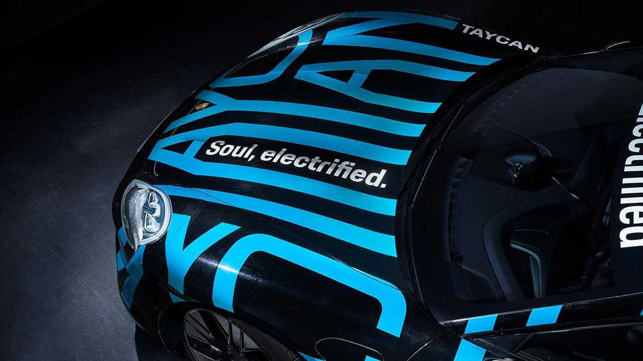 Fler teaserbilder på Porsche Taycan