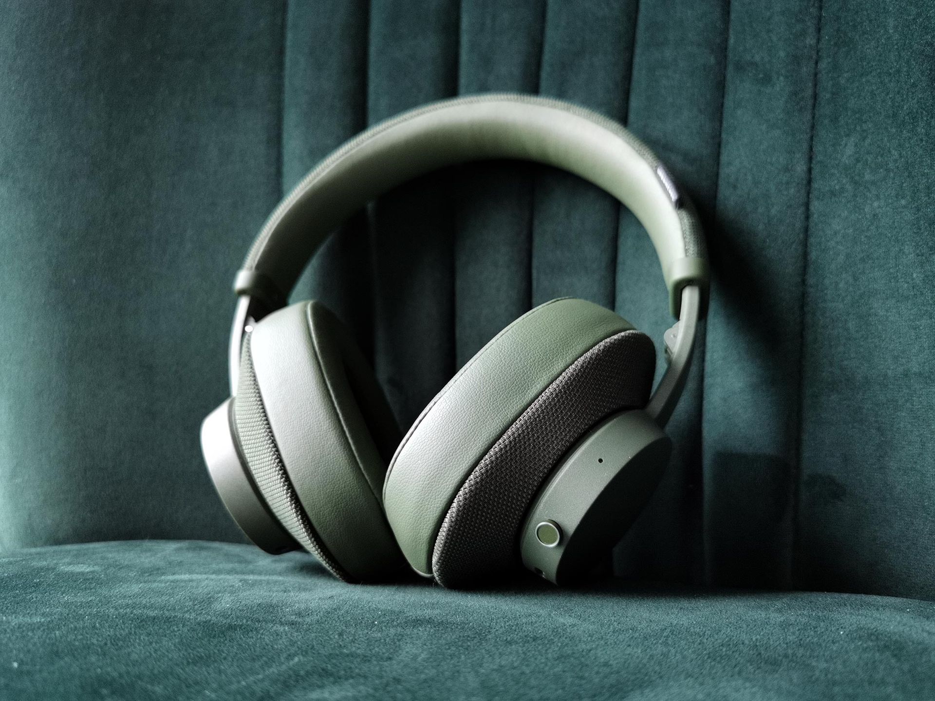 Urbanears släpper sin första overear-lur