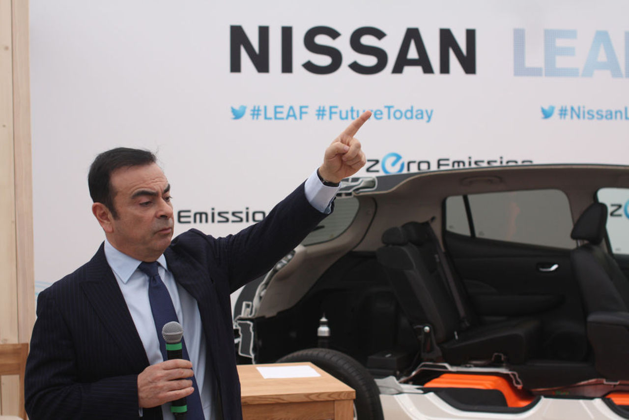 Carlos Ghosn kickas från Nissans styrelse