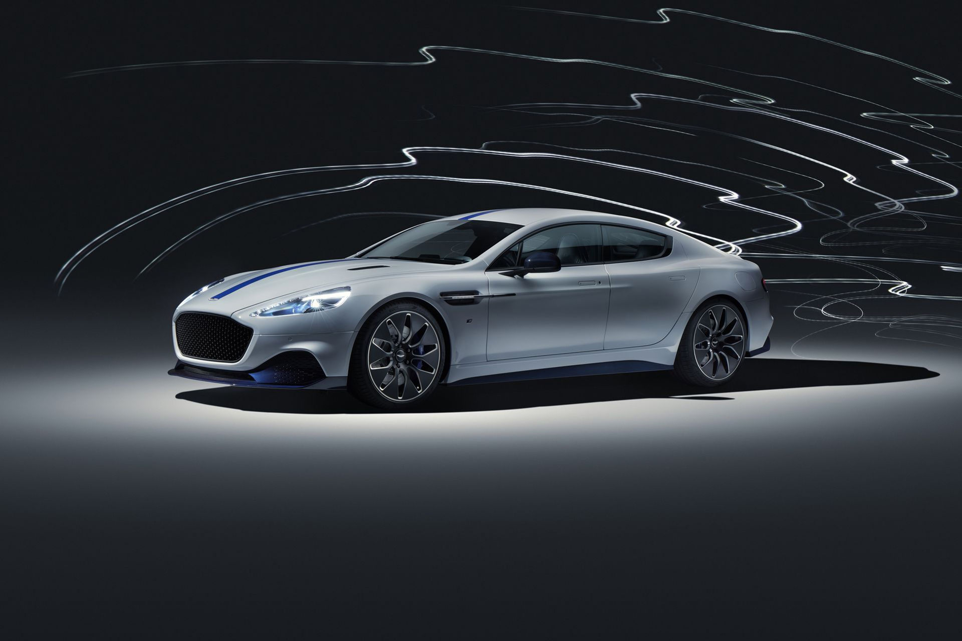 Nu är äntligen helt eldrivna Aston Martin Rapide här