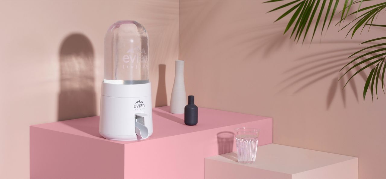 Evian presenterar smarta vattenautomaten Renew