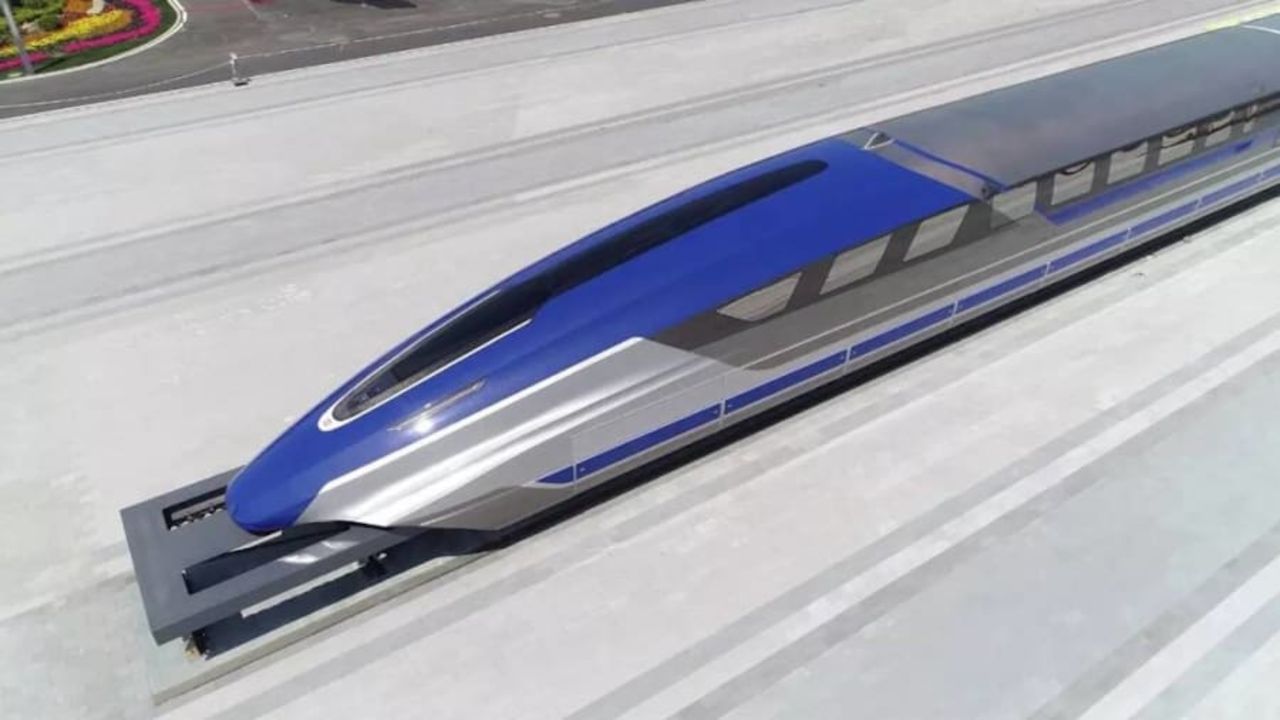 Kina visar upp nytt maglev-tåg