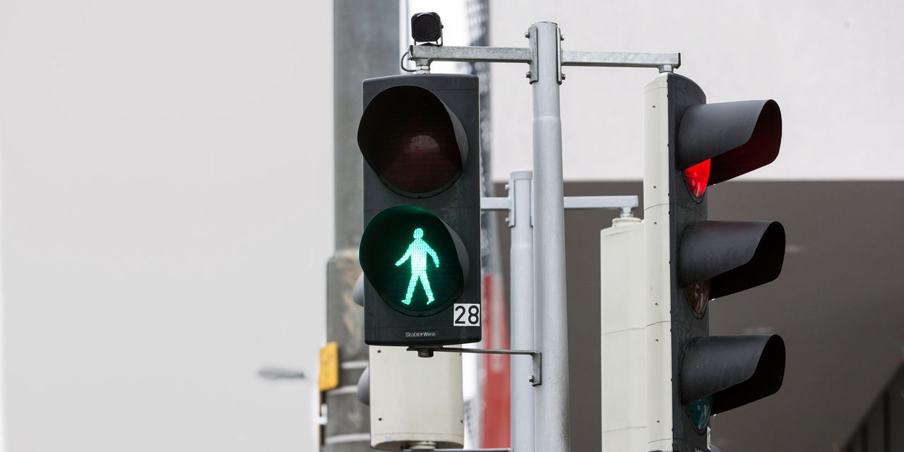 Snart vet trafikljusen om du vill gå över gatan