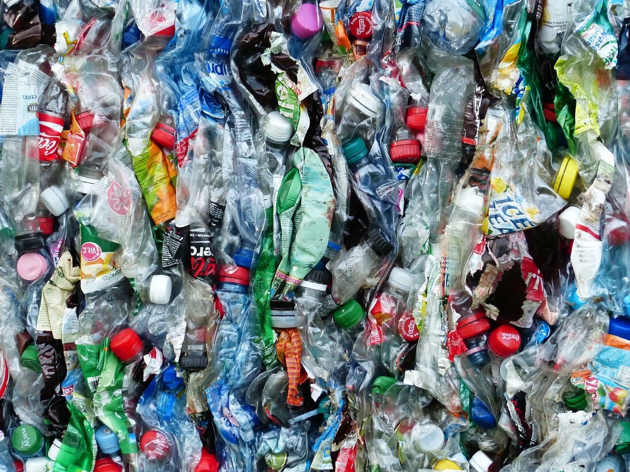 Malaysia skickar tillbaka plastsopor till ursprungsländerna
