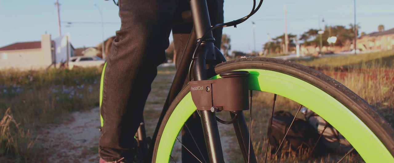 Cykeldynamon Cadence X kan ladda en mobiltelefon