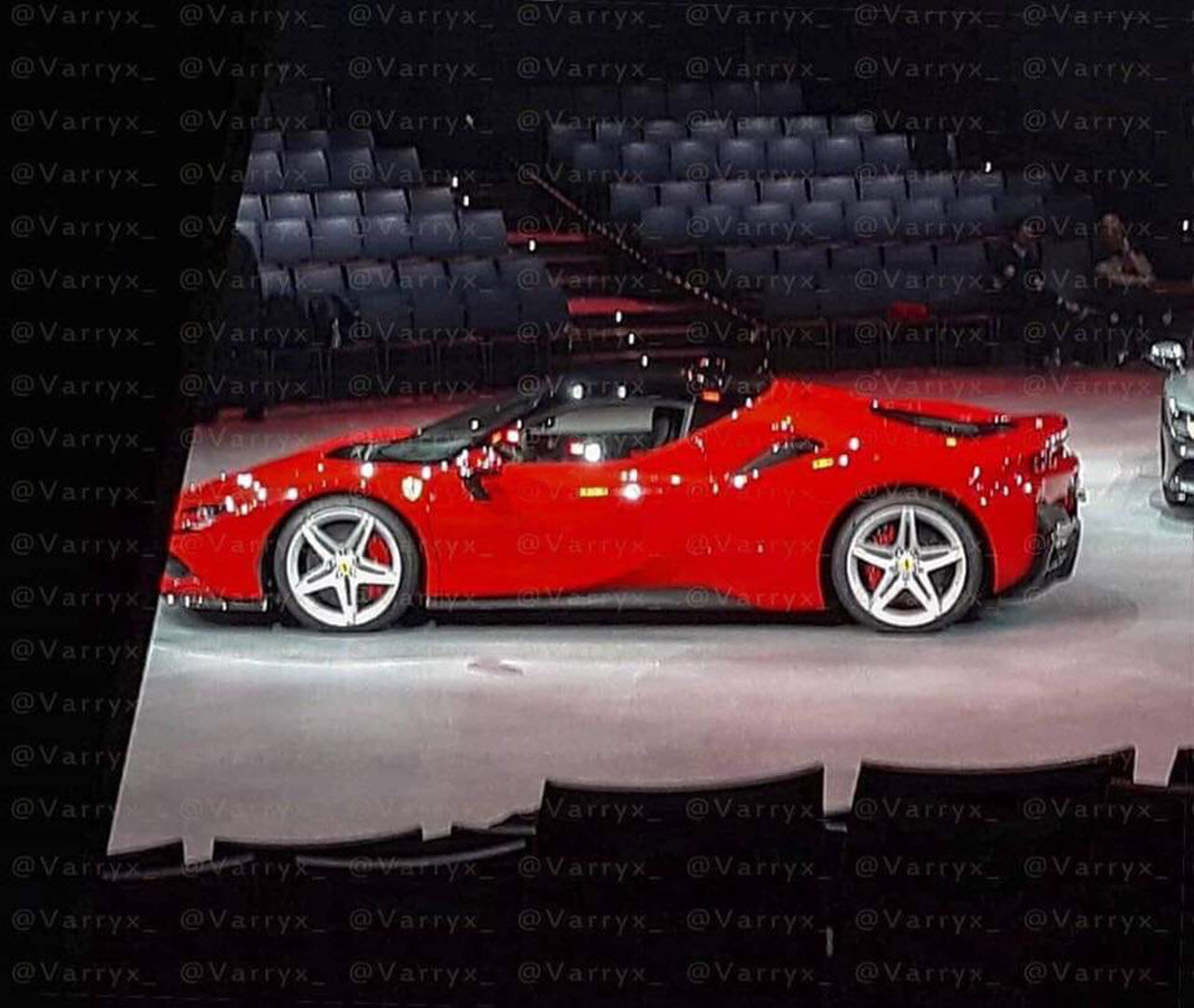 Ferrari SF90 Stradale läcker ut